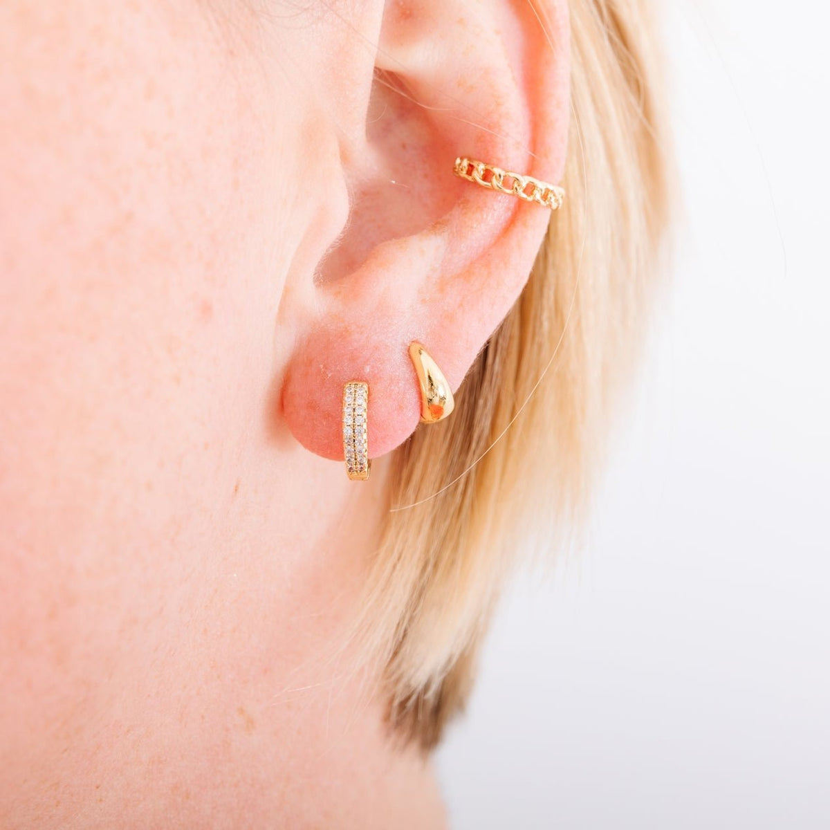 With a stunning and classic design, these earrings go with EV. ERY. THING. They are both timeless and on trend. Their unique click in click out clasp allows you to leave them in day and night without any discomfort. 
