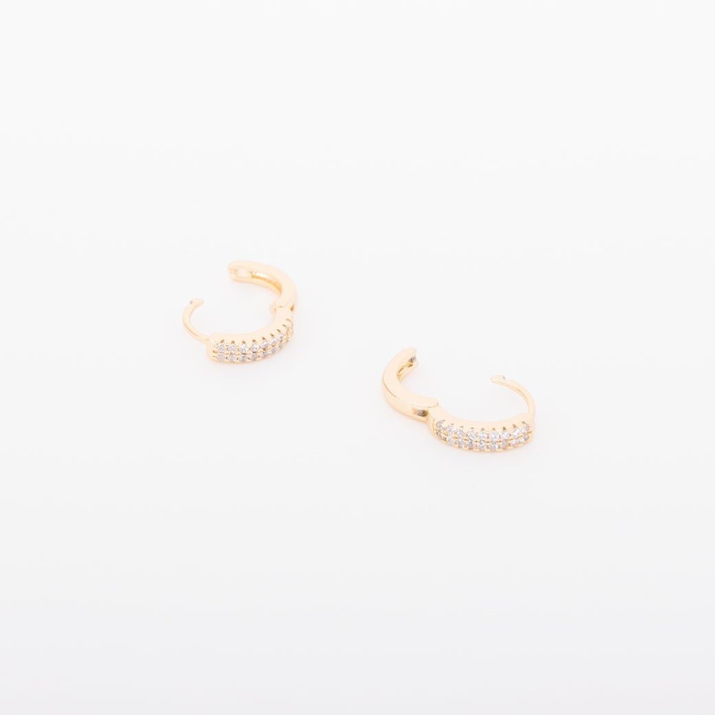 With a stunning and classic design, these earrings go with EV. ERY. THING. They are both timeless and on trend. Their unique click in click out clasp allows you to leave them in day and night without any discomfort. 