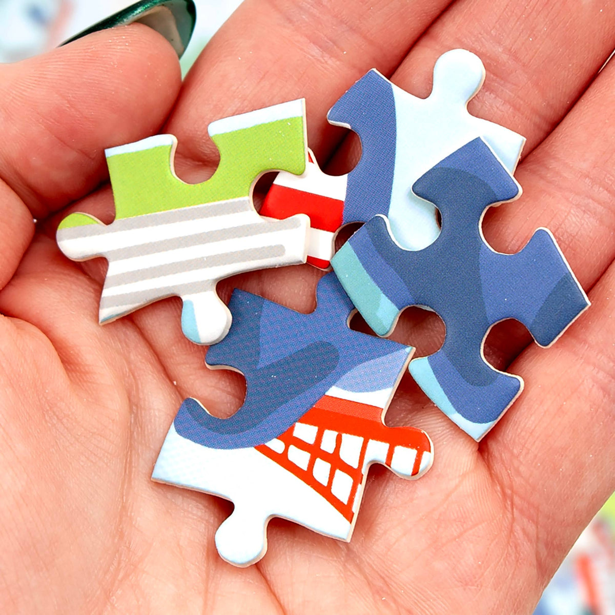 Piece together the essence of the USA with our Greetings from the USA 500 Piece Jigsaw Puzzle. Featuring hand-drawn illustrations, this puzzle is a fantastic way to celebrate the diverse and iconic landmarks across the country. Ideal for patriots, teachers, adults and kids, everyone will love piecing together American landmarks such as the White House, Mount Rushmore, Liberty Bell, the Washington Monument, the Statue of Liberty, the Golden gate Bridge, and more! 