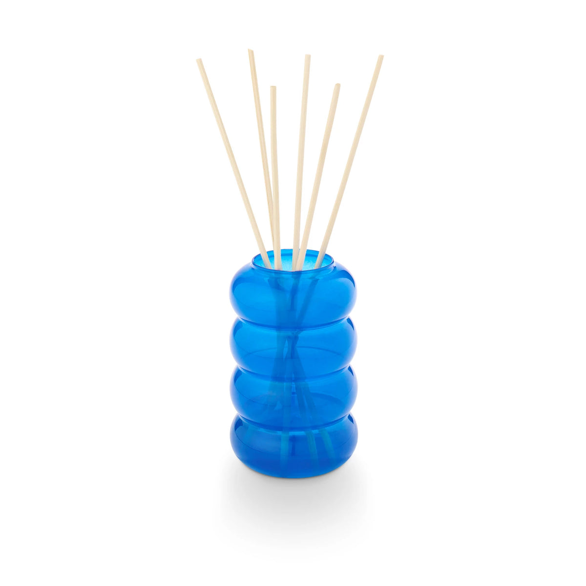 Diffuser Fragrance
A sun warmed deck chair with silky sun tan lotion, terry cloth towel, and glowing amber.