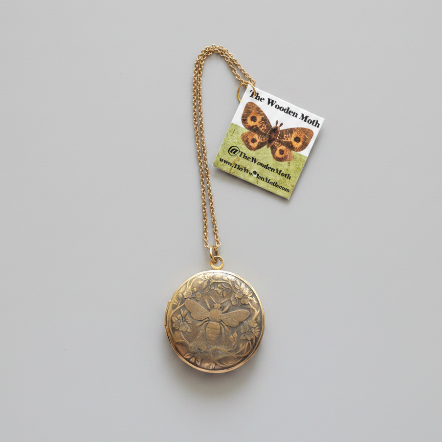 Engraved Brass Locket W/Chain 32mm Bee 1