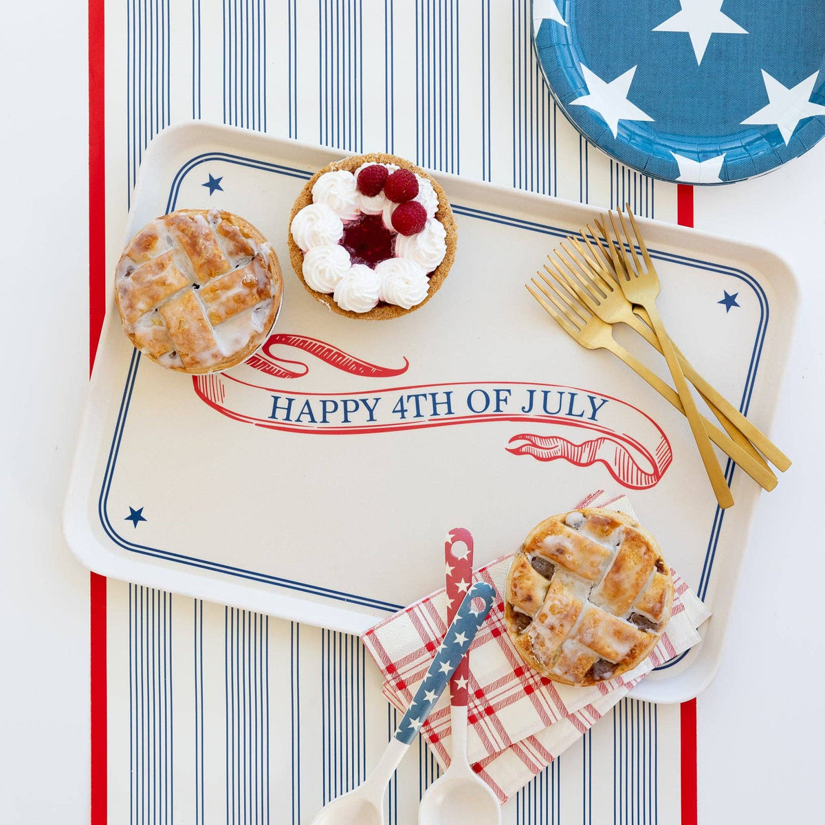 Serve your favorite summertime fare in style with this festive Fourth of July inspired tray. Featuring the phrase "Happy 4th of July" with read, white and blue accents, all of your patriotic goods will be extra tasty when served on this party tray!