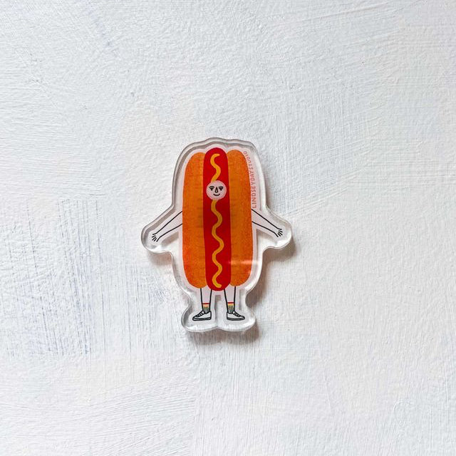 Hannah the Hot Dog Magnet