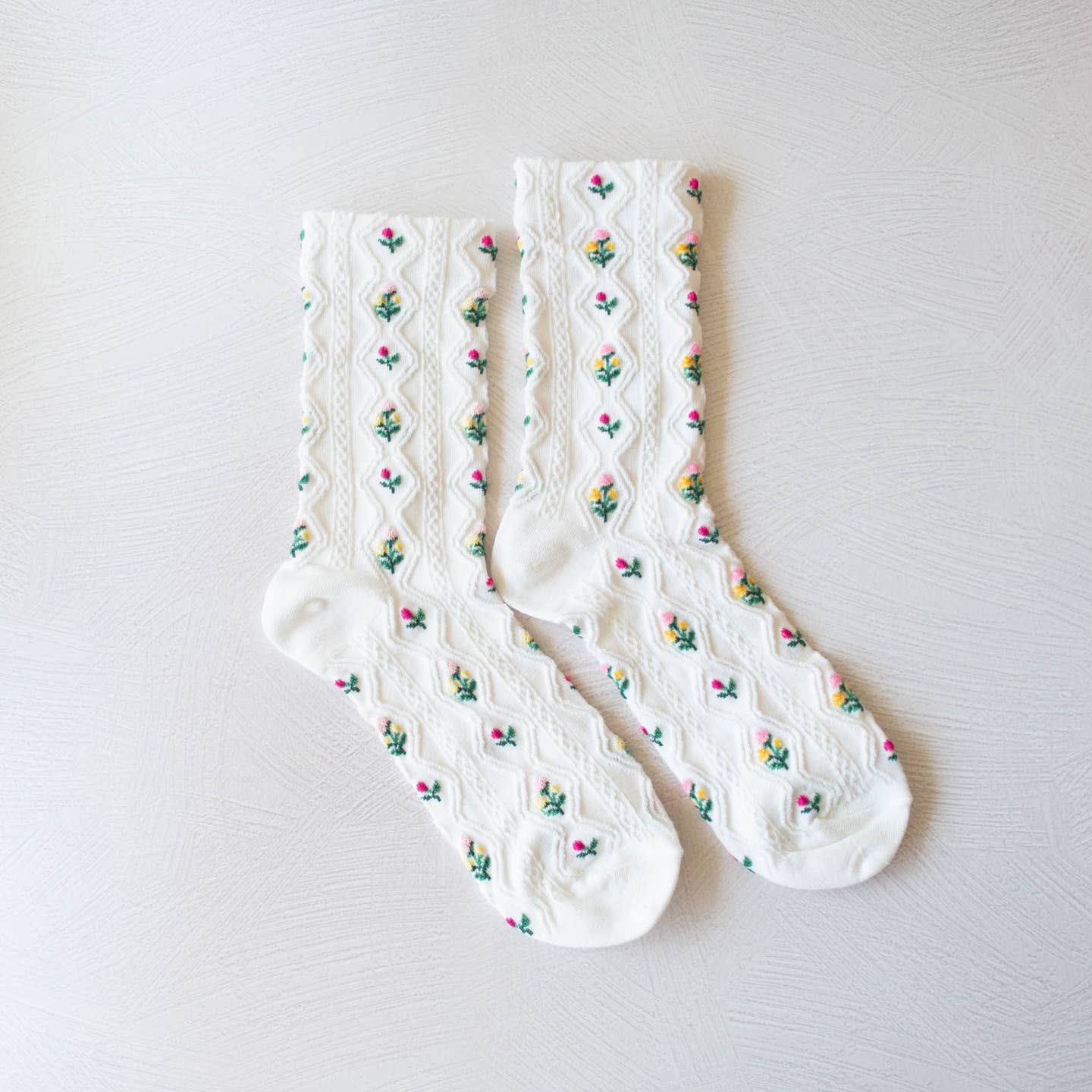 Our romantic floral casual socks feature a vintage mood in a comfortable cotton blend. Perfect for everyday wear, these socks will add style and elegance to your wardrobe.

Adult Size
80% Cotton ,10% Spandex, 10% Polyester
