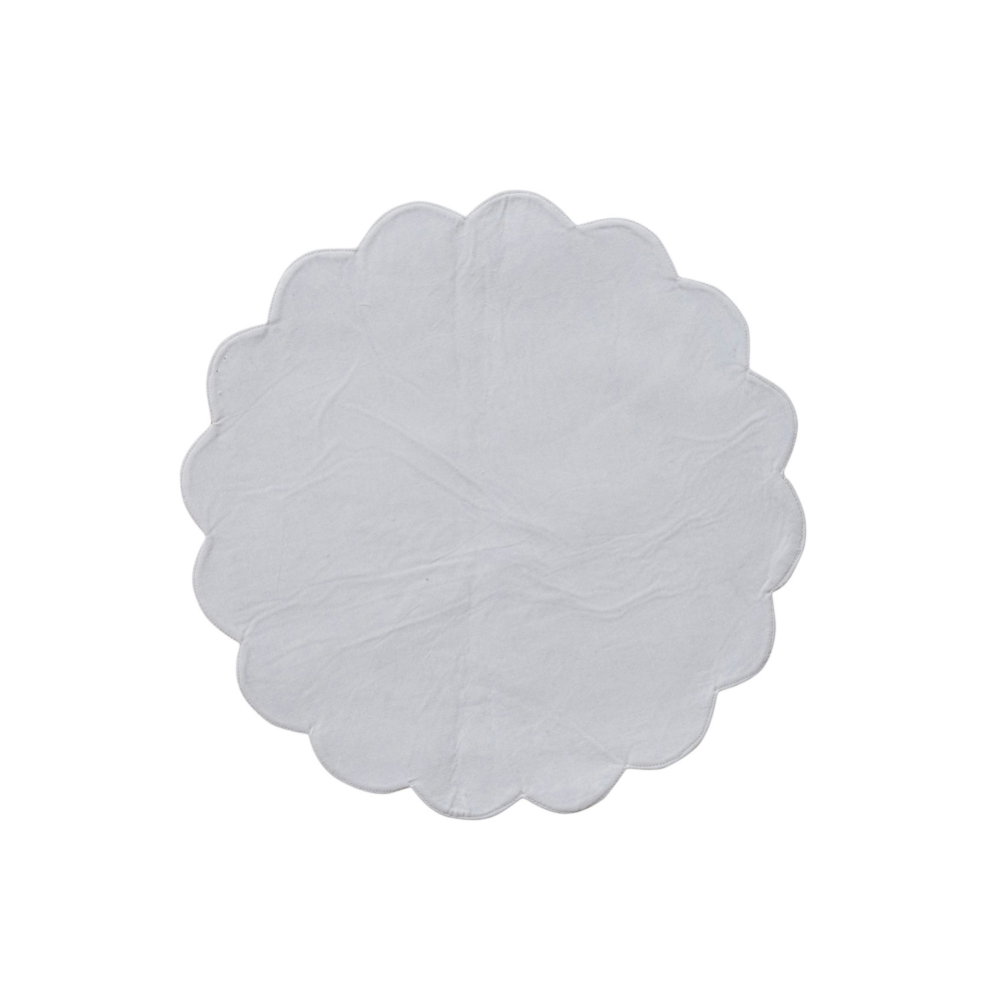 Woven Cotton Scalloped Placemat with Plaid Pattern